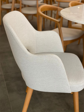 Venedik Kollu Sandalye,