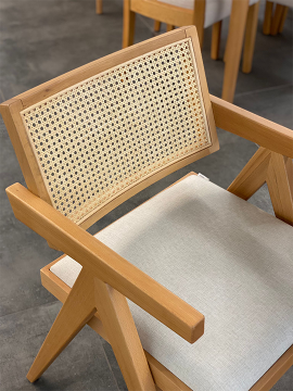 Pierre Kollu Sandalye