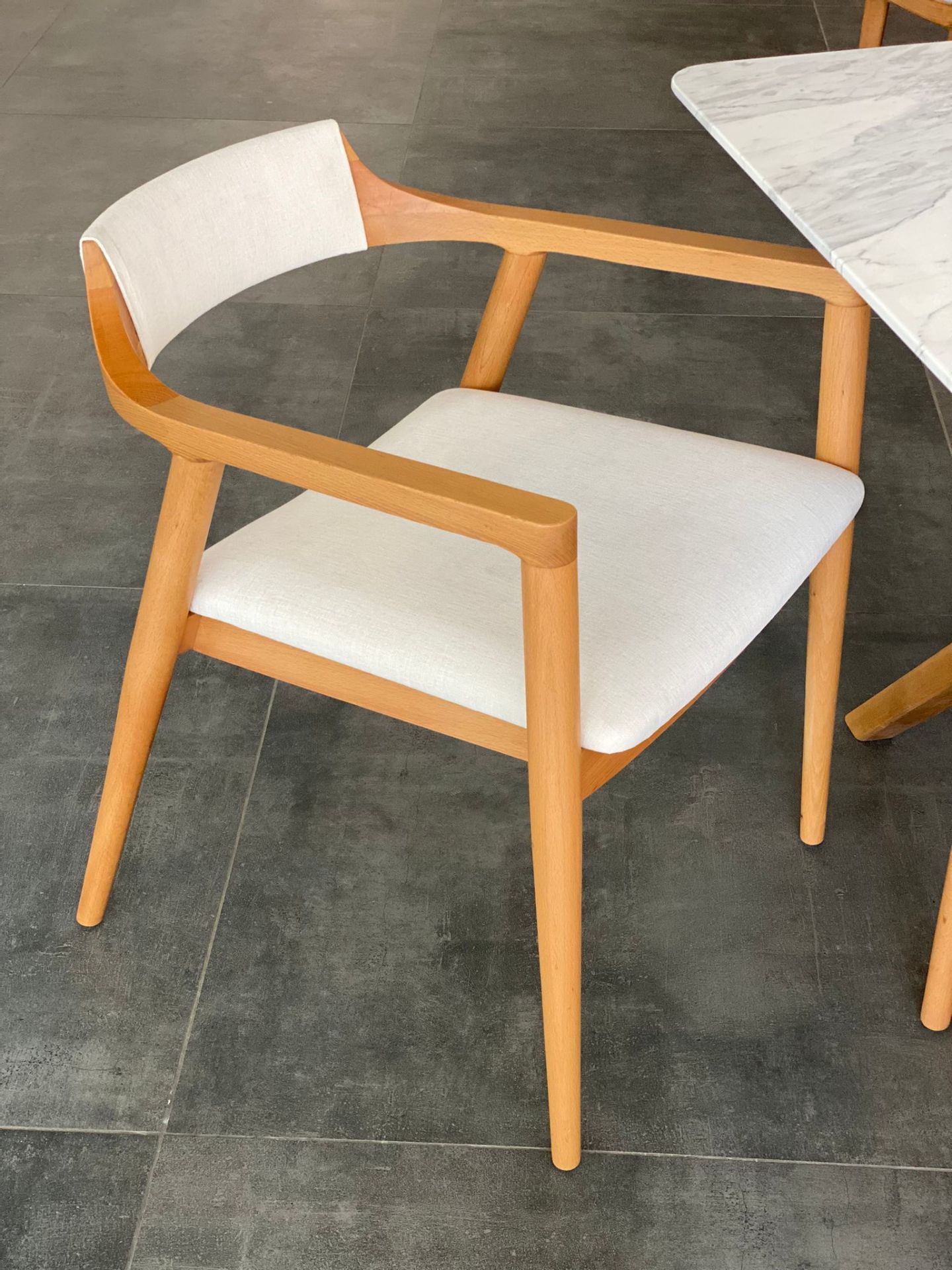 Taco Sırtı Kumaşlı Sandalye